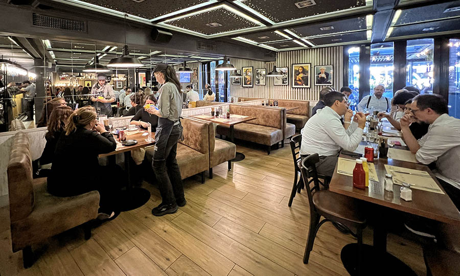 El sal�n interior de Vitalicio Restaurant Burger Bar