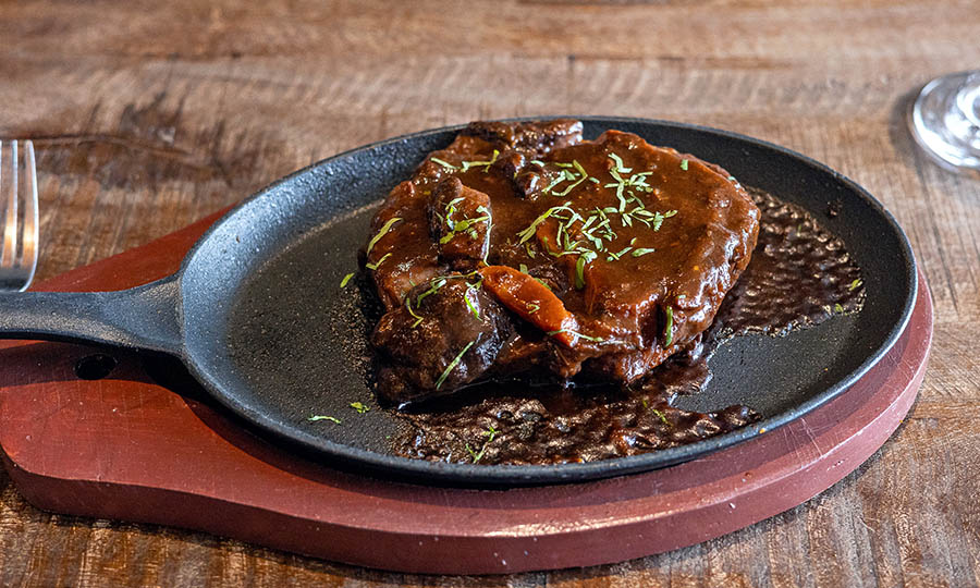 Osobuco al vino - Make Make Restaurant