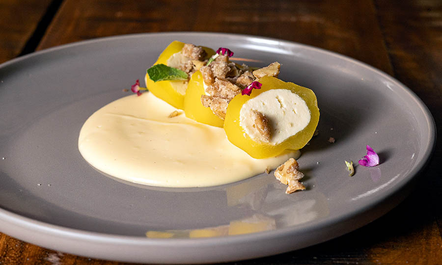 Papayas rellenas - Make Make Restaurant