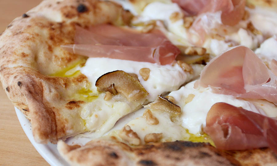 Pizza Stella de prosciutto y pera - Raffaella Cucina