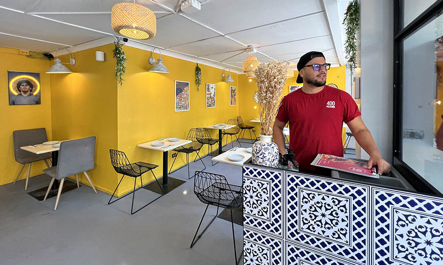 Fotos del nuevo local de 400 Pizzer�a en General Flores con Providencia