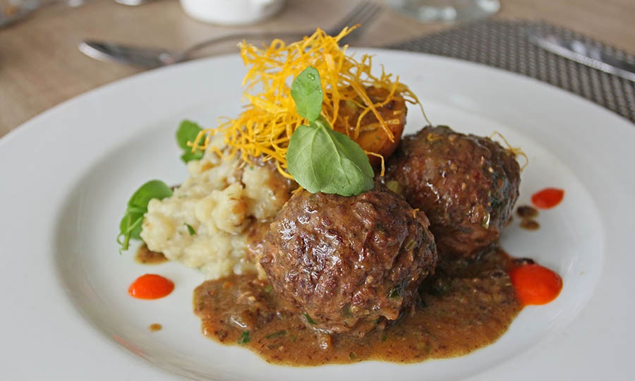 Albondigas con puré rústico