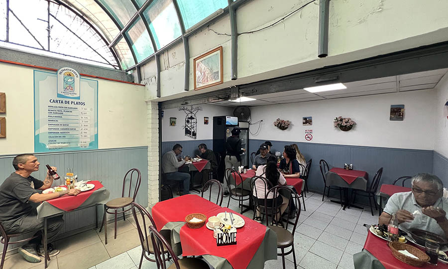 El interior del restaurante Valpara�so Puerto en Los Andes - Valpara�so Puerto en Los Andes
