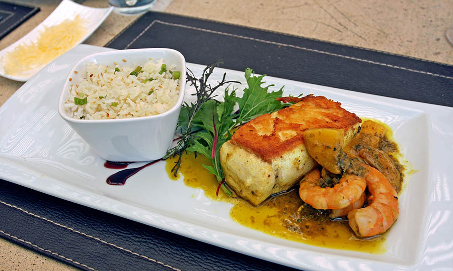 Mero a la plancha con camarones - Tanino de Casas Del Bosque