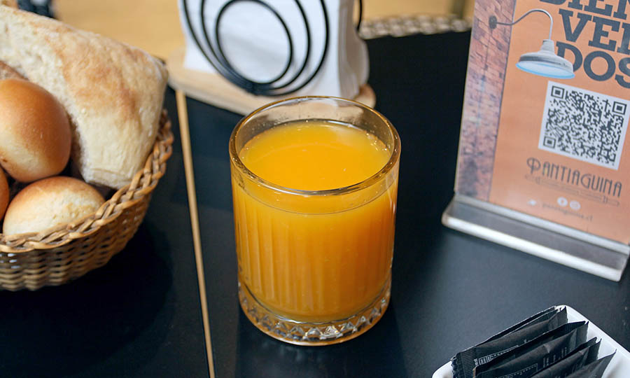 JUgo de naranja reci�n exprimido