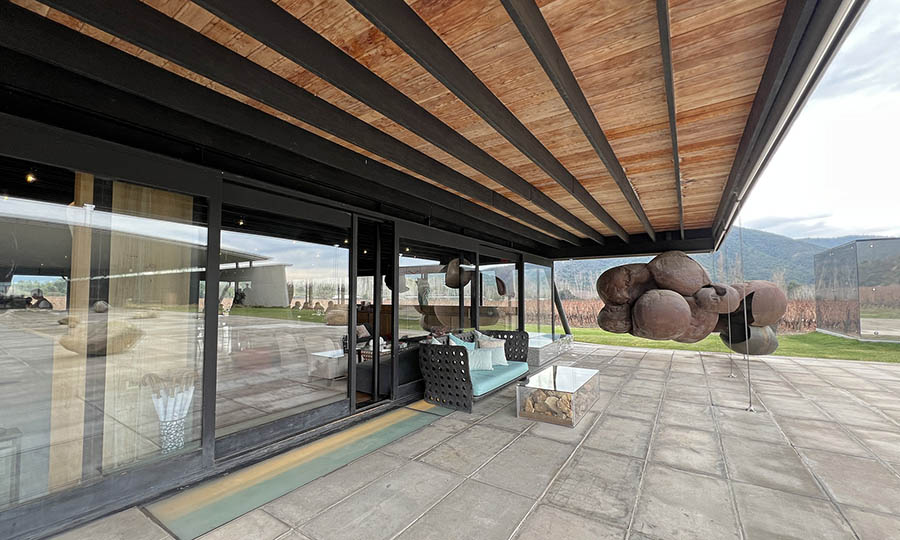 La terraza frontal de Pavilion en Viña VIK