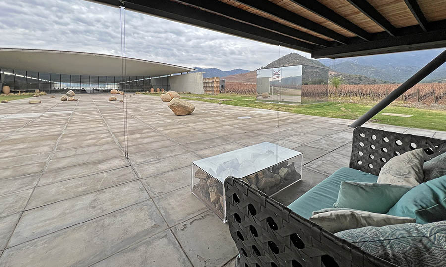 La terraza frontal de Pavilion en Viña VIK