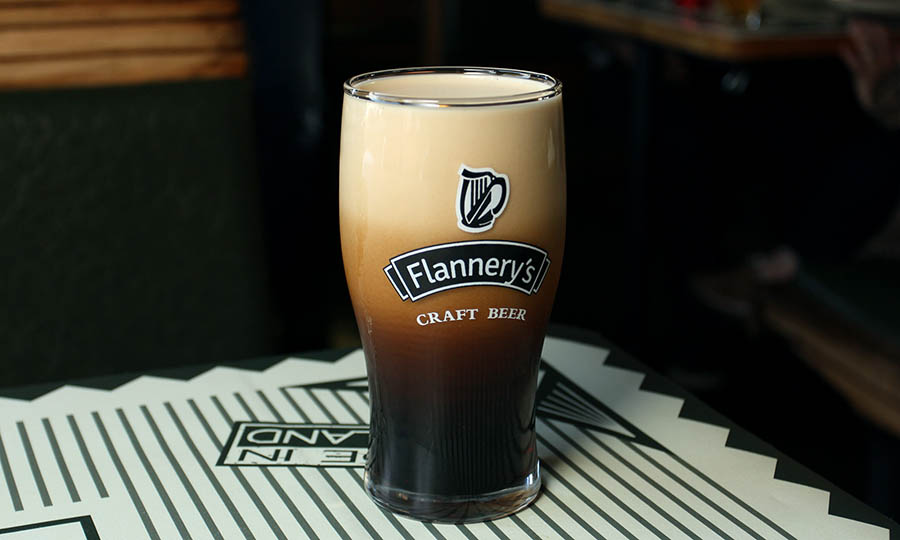 Cerveza Flannerys - Flannerys Train Station - La Dehesa