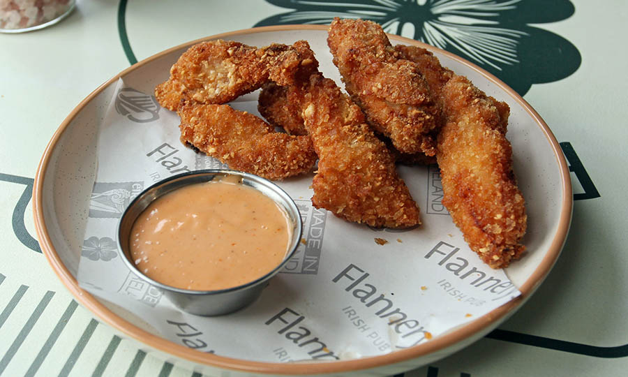 Chiken peanuts  - Flannerys Train Station - La Dehesa