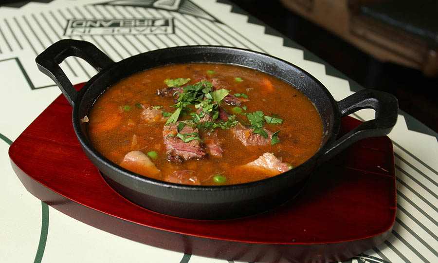Irish Stew - Flannerys Train Station - La Dehesa
