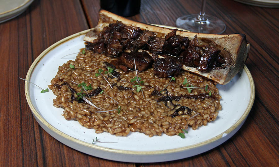 Poderoso Risotto romano al tu�tano y osobuco