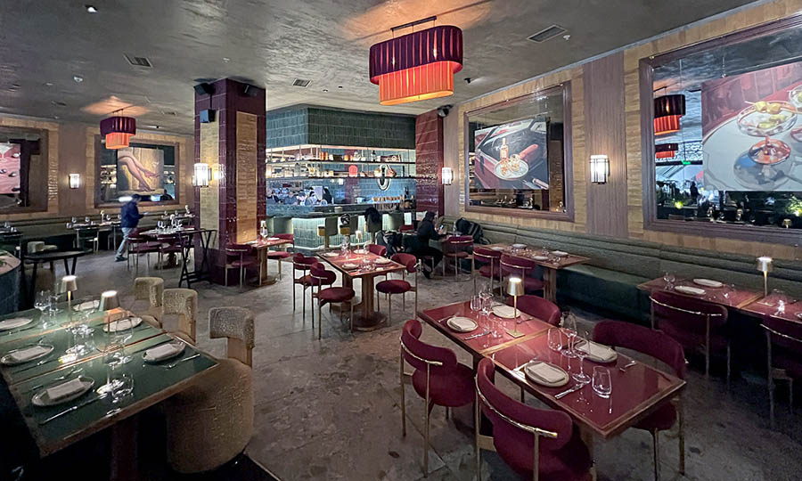 El gran sal�n interior de Jer�nimo Santiago