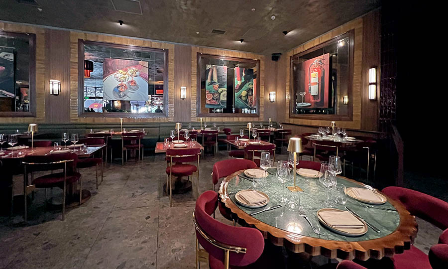 El gran sal�n interior de Jer�nimo Santiago