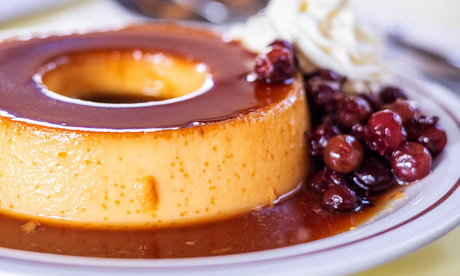 Generoso y delicado Flan de vainilla - Gino Lautaro