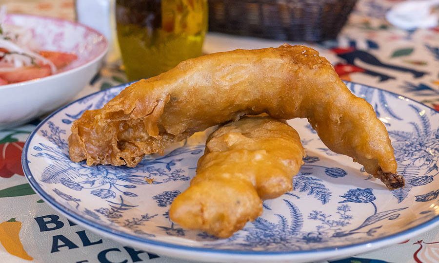 Merluza Frita, con chilena y papas fritas de acompa�amiento - El Hoyo - Barrio Italia