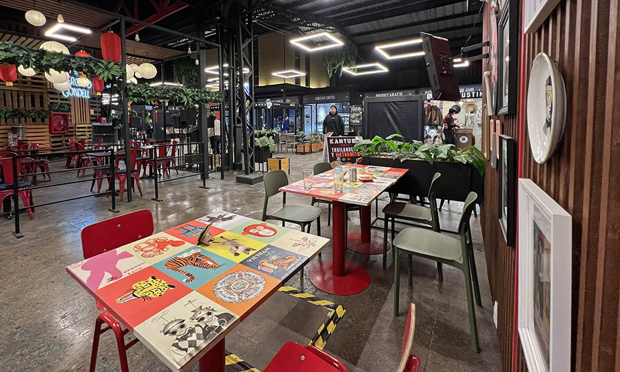Las mesas de Kantu en Mercado Condell