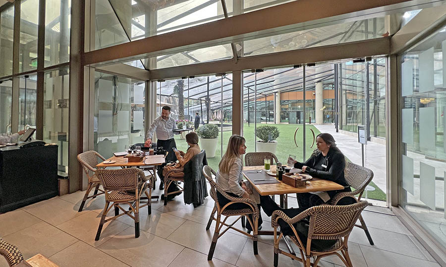 El gran sal�n comedor de Caf� Med - Caf� Med Marriott