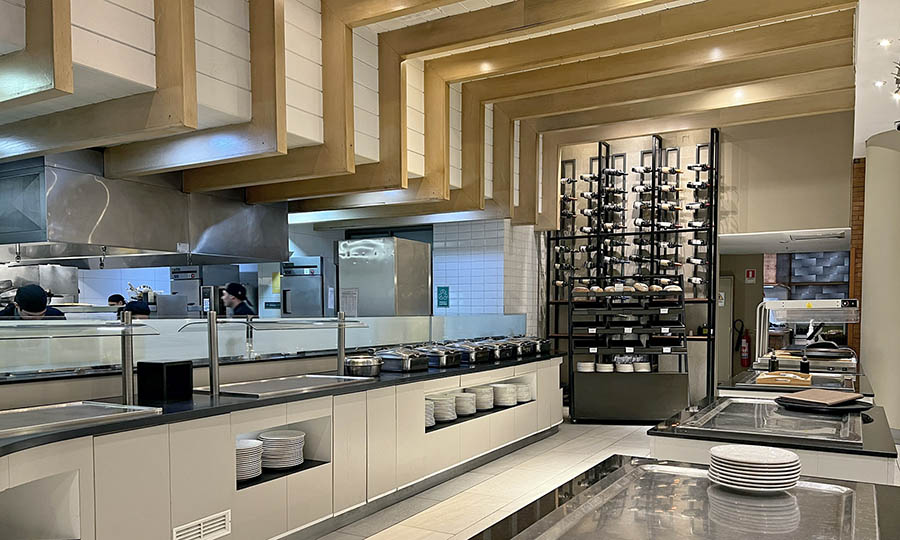 La cocina a la vista de Caf� Med - Caf� Med Marriott
