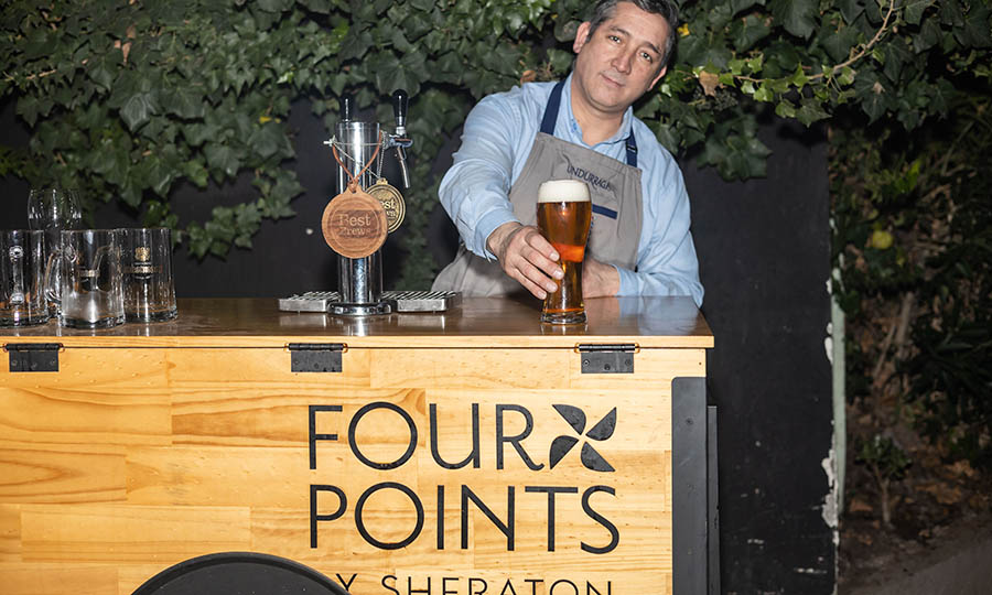 Servicio de cerveza - Burger & Co by Four Points