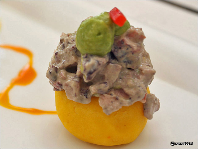 Detalle de Causa de Pulpo (2) - La Mar Cebichera