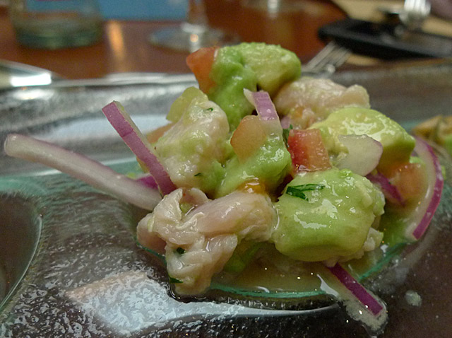 Ceviche de corvina y palta