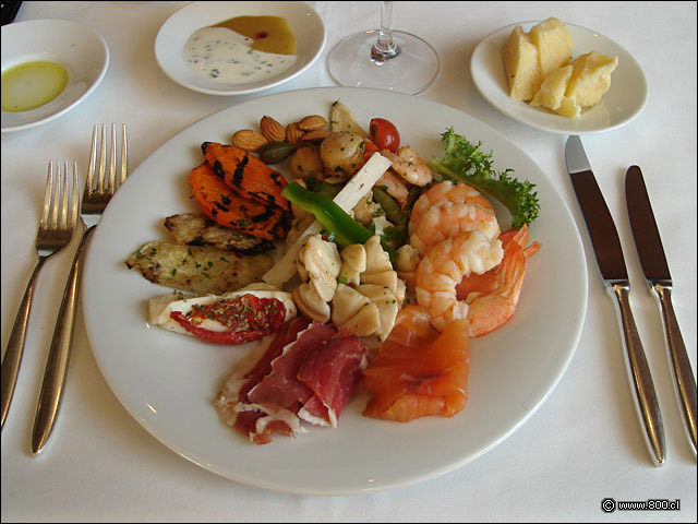 Selección del buffet como plato de entrada Restaurante de Hotel Senso - Mandarin Oriental Santiago Fotos de Platos