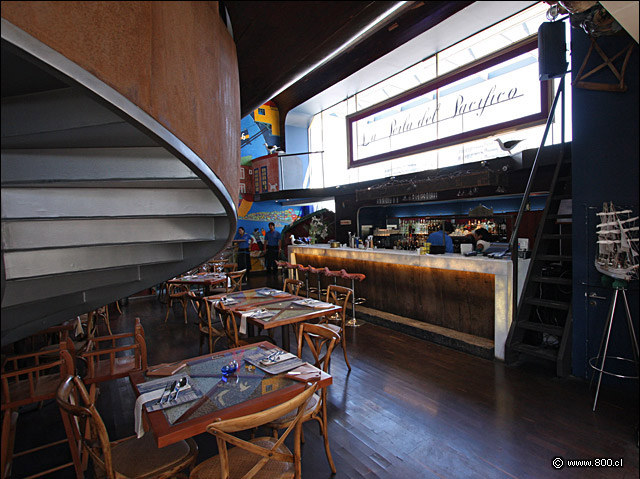 Barra y Comedor