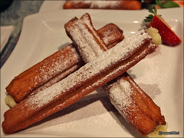 Churros Rellenos con Crema - La Perla del Pacfico