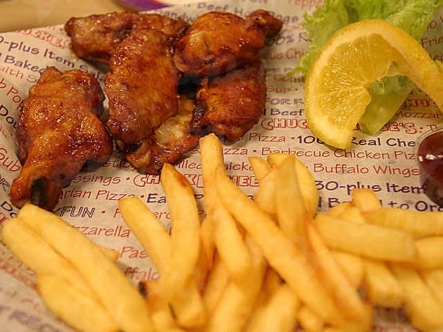 Tutitos de pollo con papas fritas