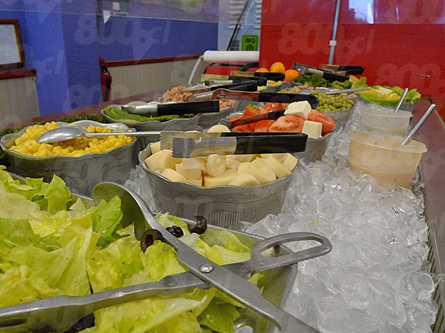 Salad bar - Chuck E. Cheeses (La Dehesa)