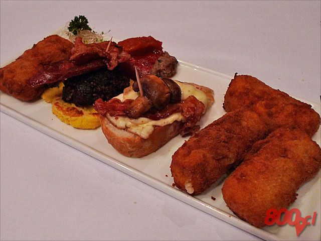 Tabla de Pinxos y croquetas - Pata Negra