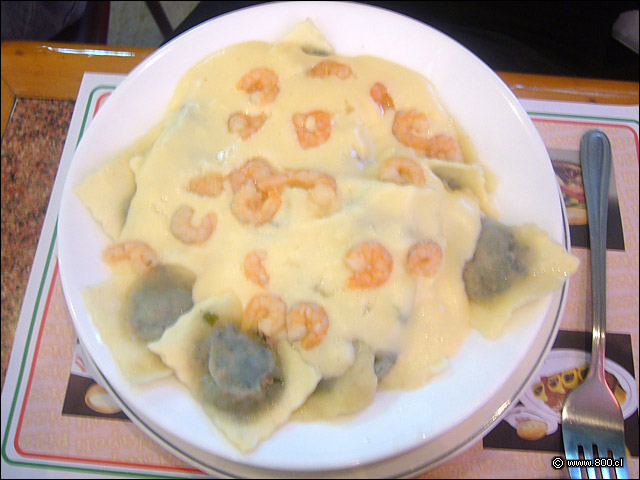 Tortelini a la Crema con Salsa de Camarones