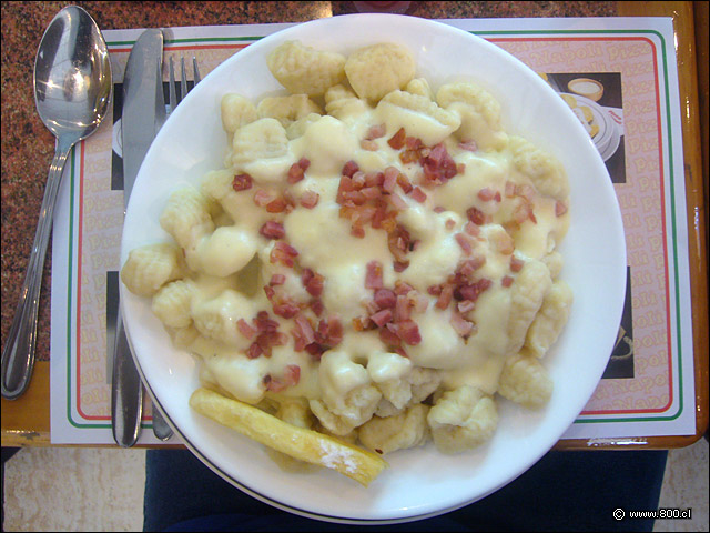 Gnoquis con bechamel con jamn