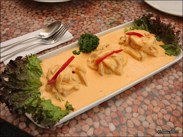 Tiradito de Corvina al Rocoto - Tambo (Lastarria)