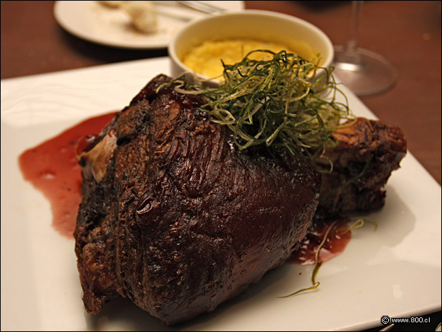 Pernil Crocante con Pastelera - Cvico Moneda (Plaza de la Ciudadana)