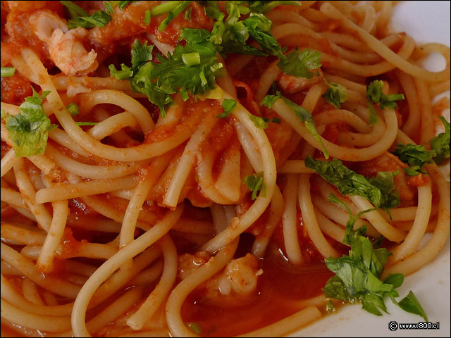 Spaghetti con salsa de camarones - Italssimo Ristorante