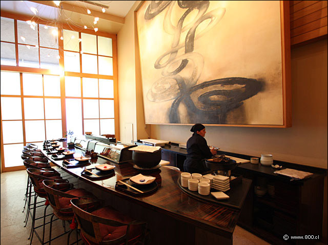 Protagonista barra de Sushi en el primer piso - Matsuri - Mandarin Oriental Santiago