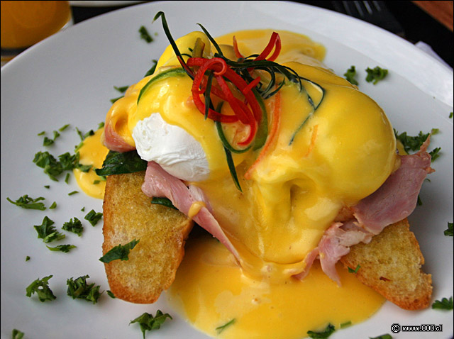 Huevos Benedictinos