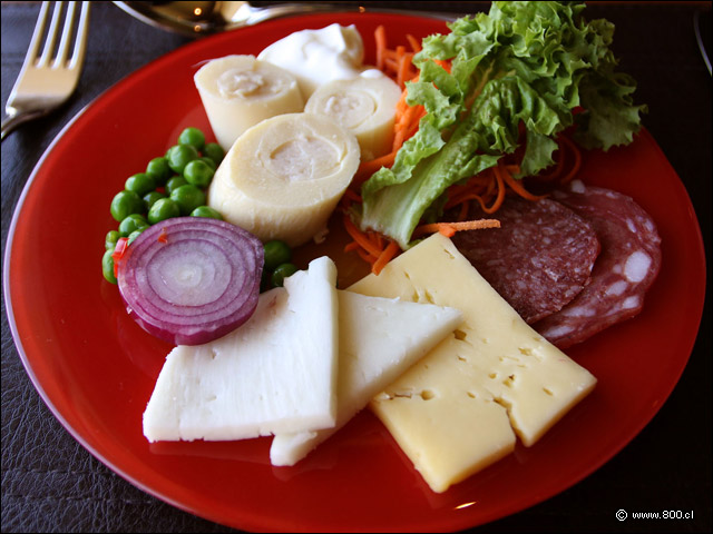 Ejemplo de un antipasto servido del buffet