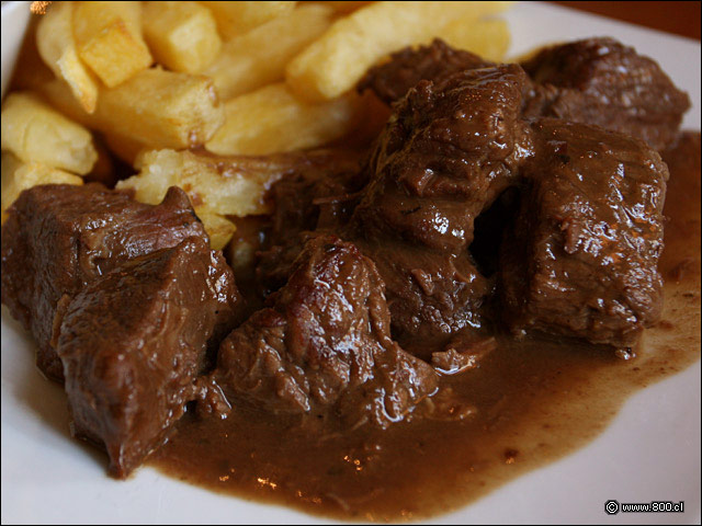 Estofado Belga con Papas fritas