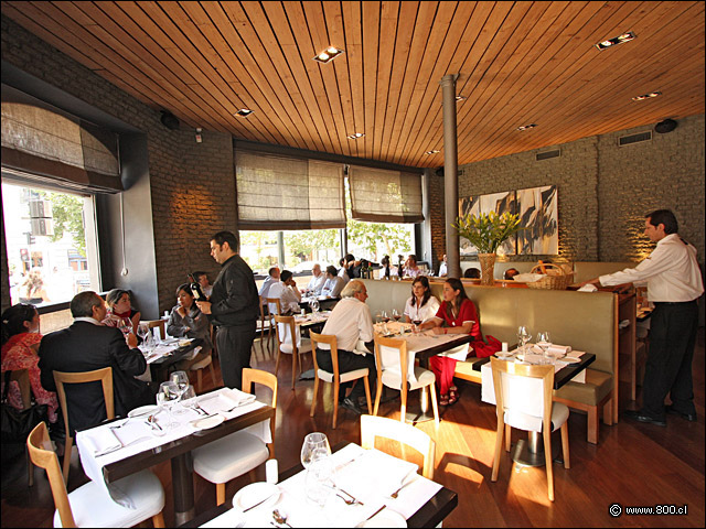 Otra vista general del comedor
