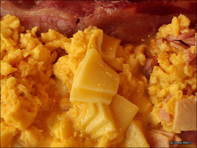 Huevos con Queso y Jamn - Plaza El Bosque Ebro