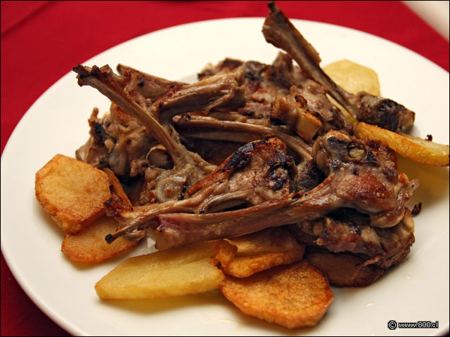 Costillas de Cordero con papas chaucha - La Bodeguilla de Cristbal