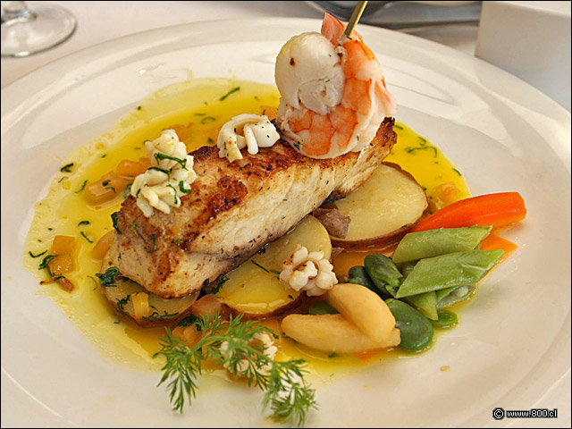 Corvina con Caldo de Azafrn - El Cid - Hotel Sheraton