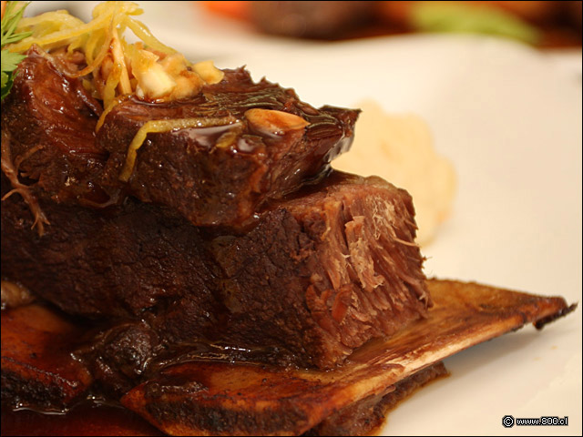 Detalle de Asado de Tira Braseado - El Cid - Hotel Sheraton