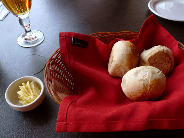 Pancitos con mantequilla de cortesa
