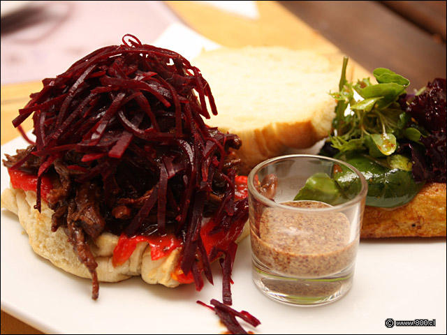 Sndwich de Mechada de Ternera - La Terraza Gourmat