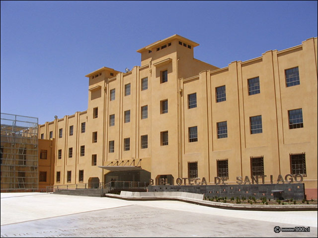 Fachada - Biblioteca de Santiago