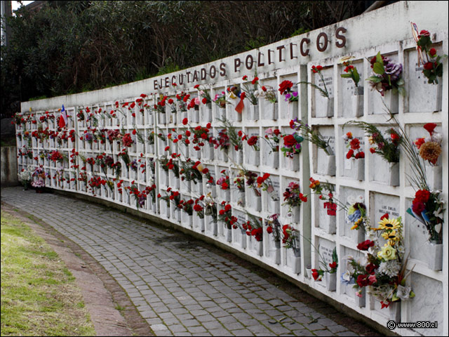 Muro de los Nombres - Parque por la Paz Villa Grimaldi