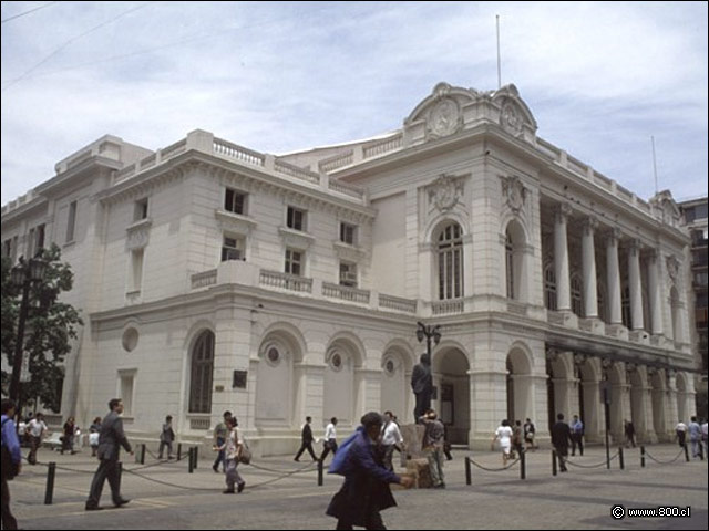 Vista desde esquina - Teatro Municipal de Santiago